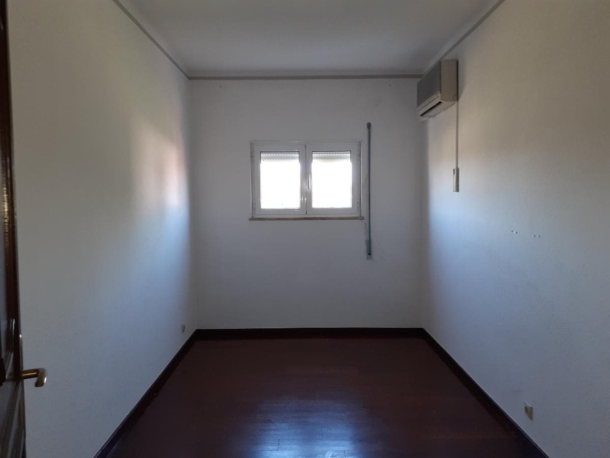 Armazém c/ Escritório e Apartamento · Anadia — imagen 29