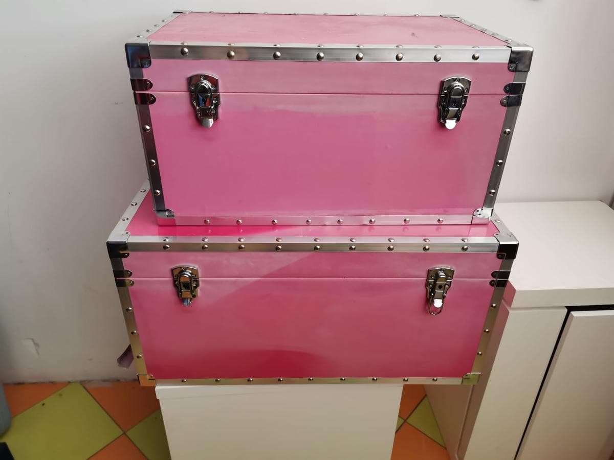 Mobiliario y Decoración · — imagen 2