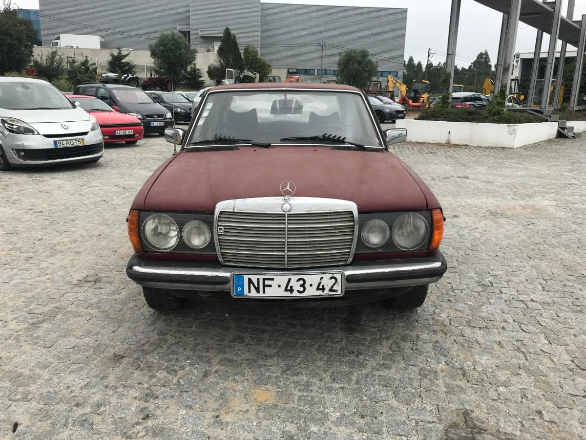 Mercedes-Benz 300D · Ano 1983 — imagem 2