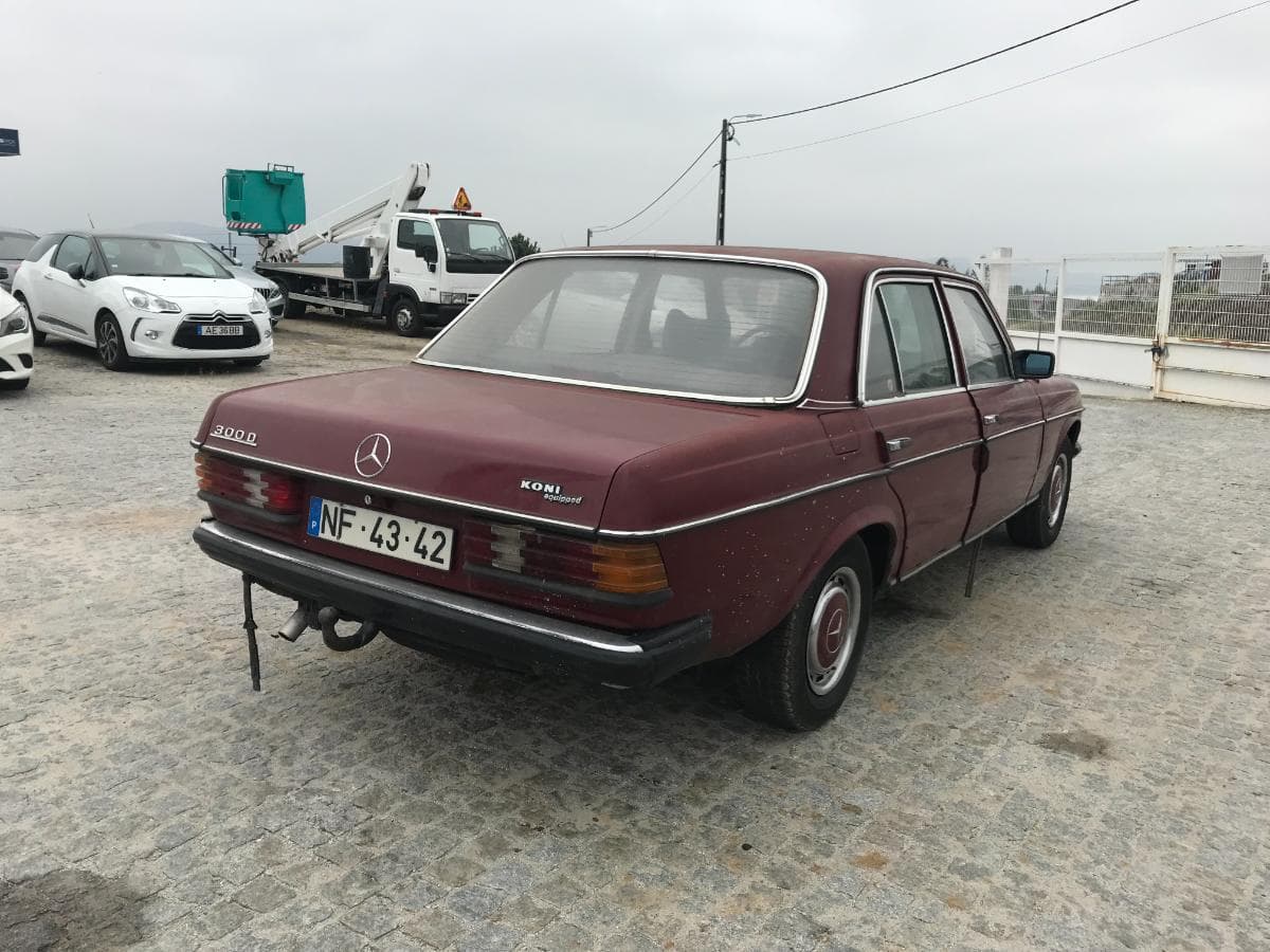 Mercedes-Benz 300D · Ano 1983 — imagem 4