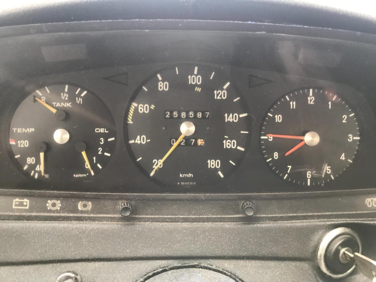 Mercedes-Benz 300D · Ano 1983 — imagem 15