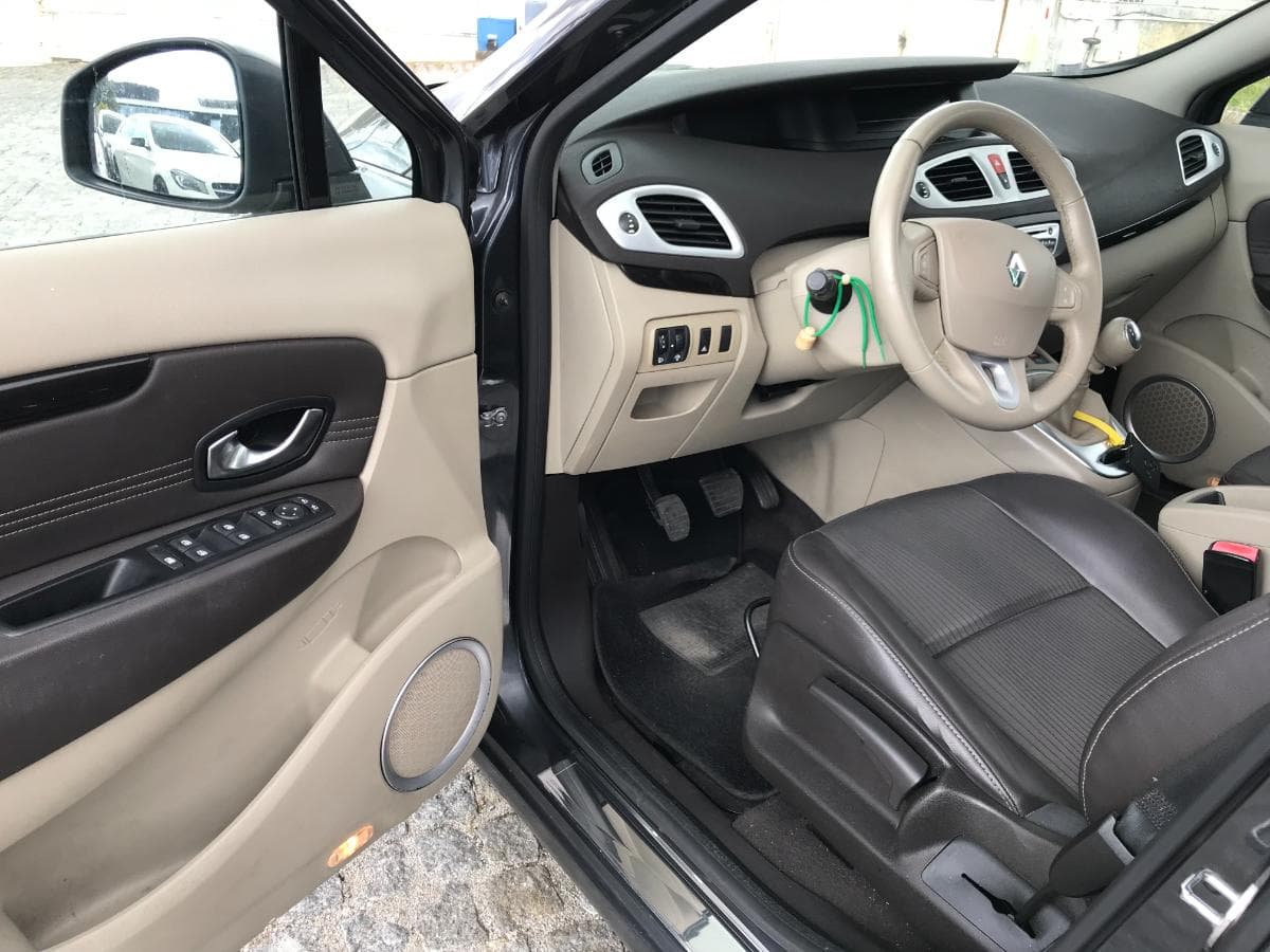 Renault Mégane Scénic 1.5 DCI · Ano 2010 — imagen 14