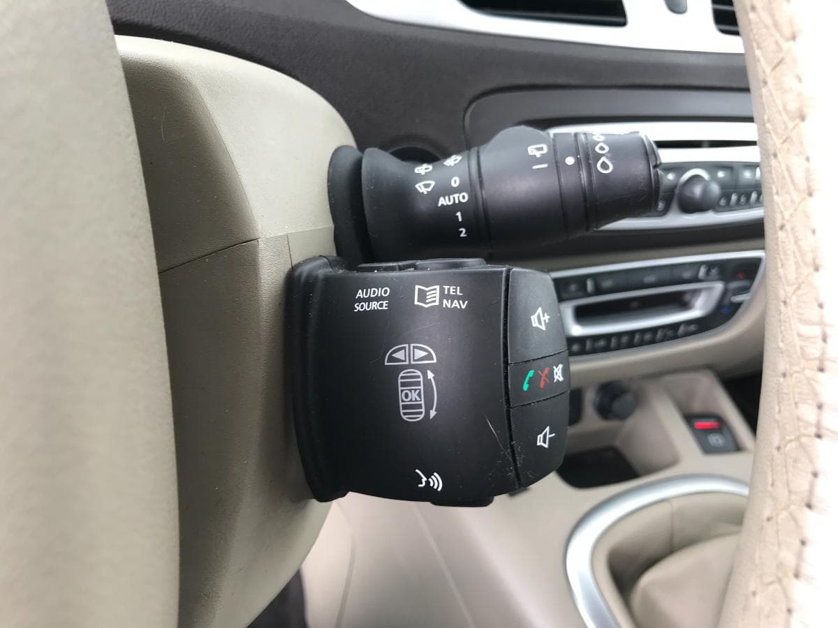 Renault Mégane Scénic 1.5 DCI · Ano 2010 — imagen 22