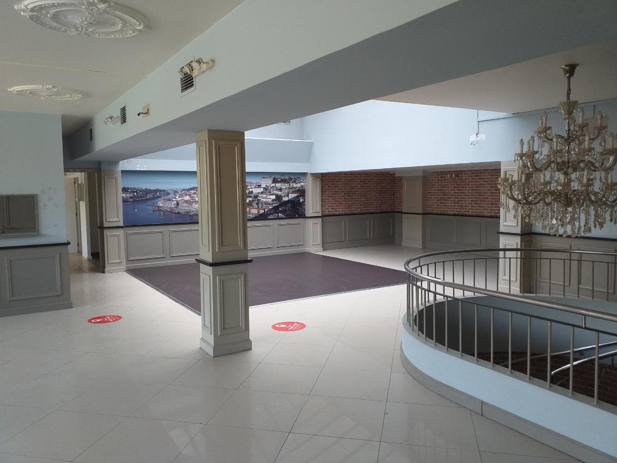 2/10 de Edifício com Apartamentos · Porto — image 3