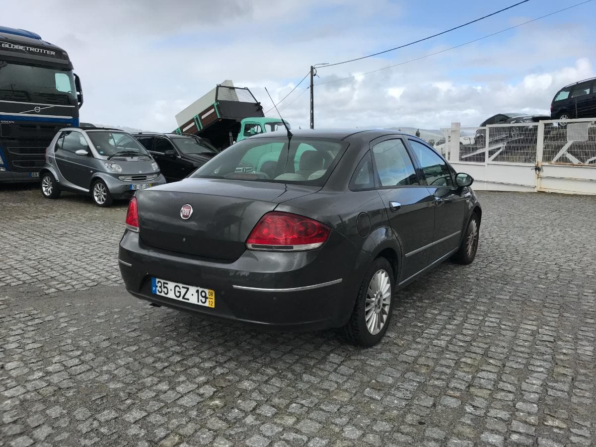 Fiat Linea 1.3 D Multijet · Ano 2008 — image 2
