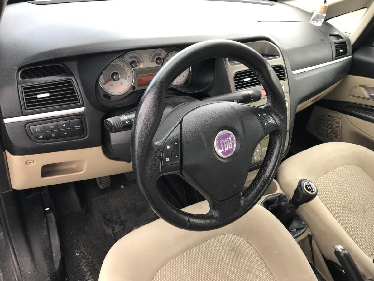 Fiat Linea 1.3 D Multijet · Ano 2008 — image 22