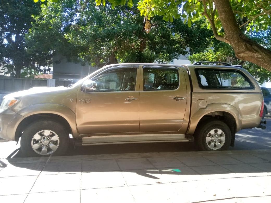 Toyota Hilux · — image 2