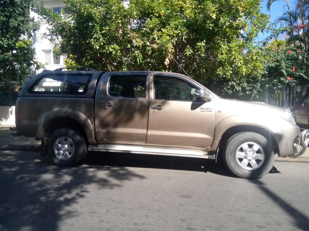 Toyota Hilux · — image 4