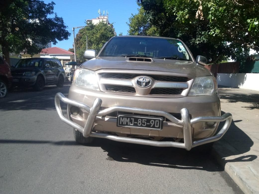 Toyota Hilux · — image 11