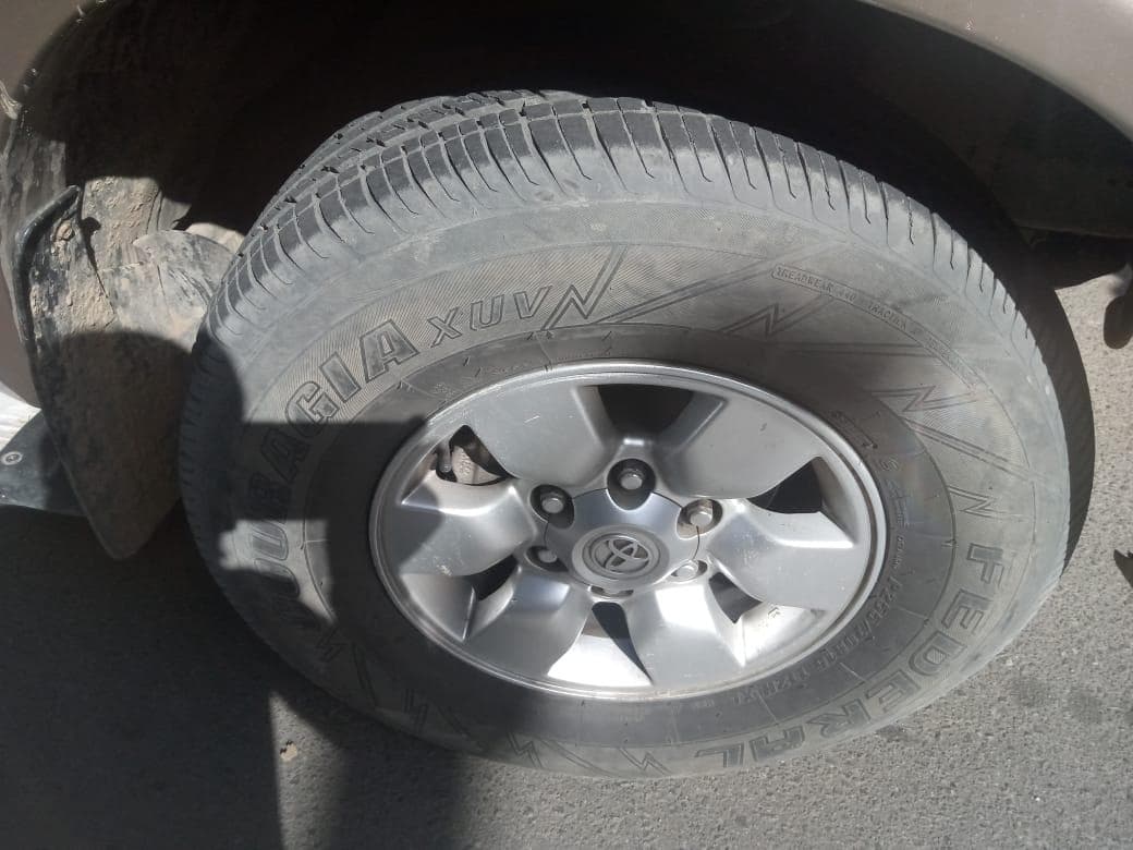 Toyota Hilux · — image 12
