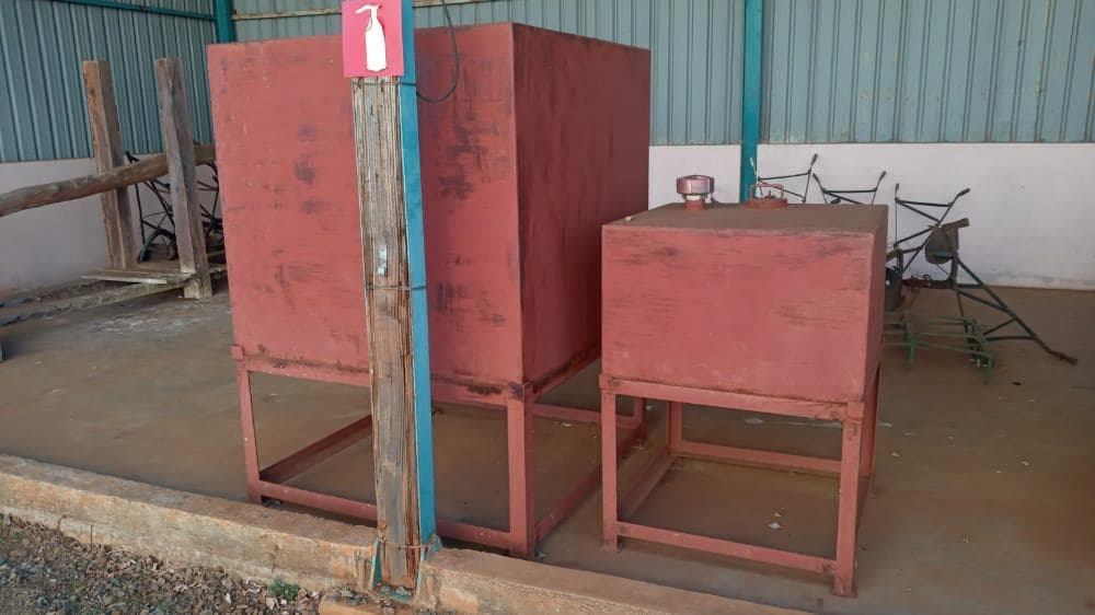 Tanques de diesel ·