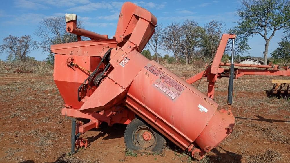 Máquina de colheita · — image 2