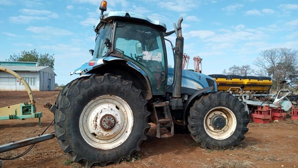 Trator New Holland · — imagem 2