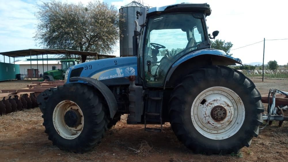 Trator New Holland · — imagem 3