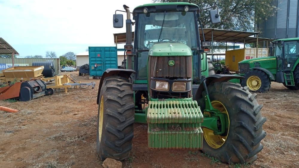 Tractor John Deere 6630 · — imagem 2