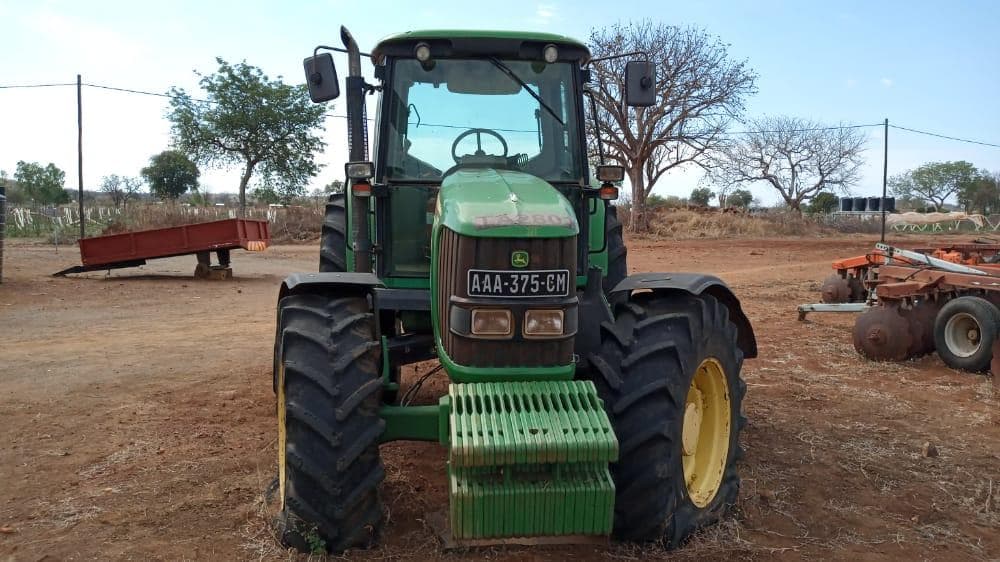 Tractor John Deere 6630 · — imagem 2