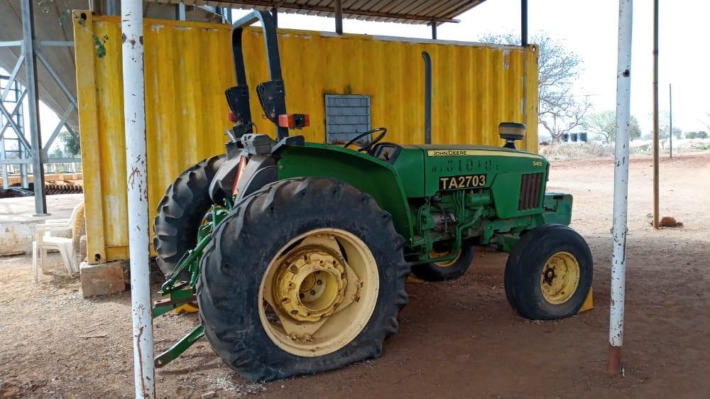 Trator John Deere  · — image 2