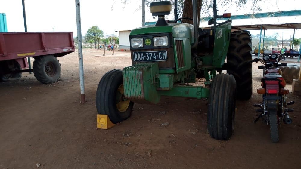 Trator John Deere  · — image 3
