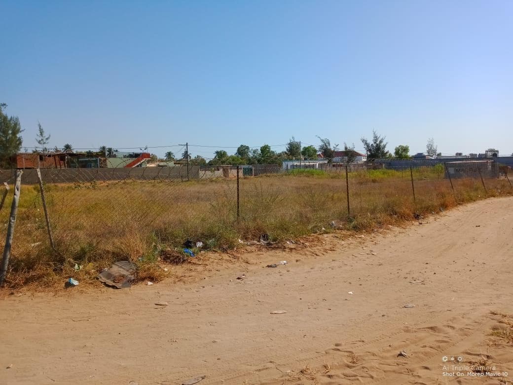 Infraestruturas em terreno com 2500m2 · — imagem 3