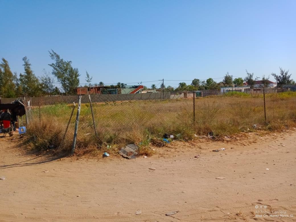 Infraestruturas em terreno com 2500m2 · — imagem 4