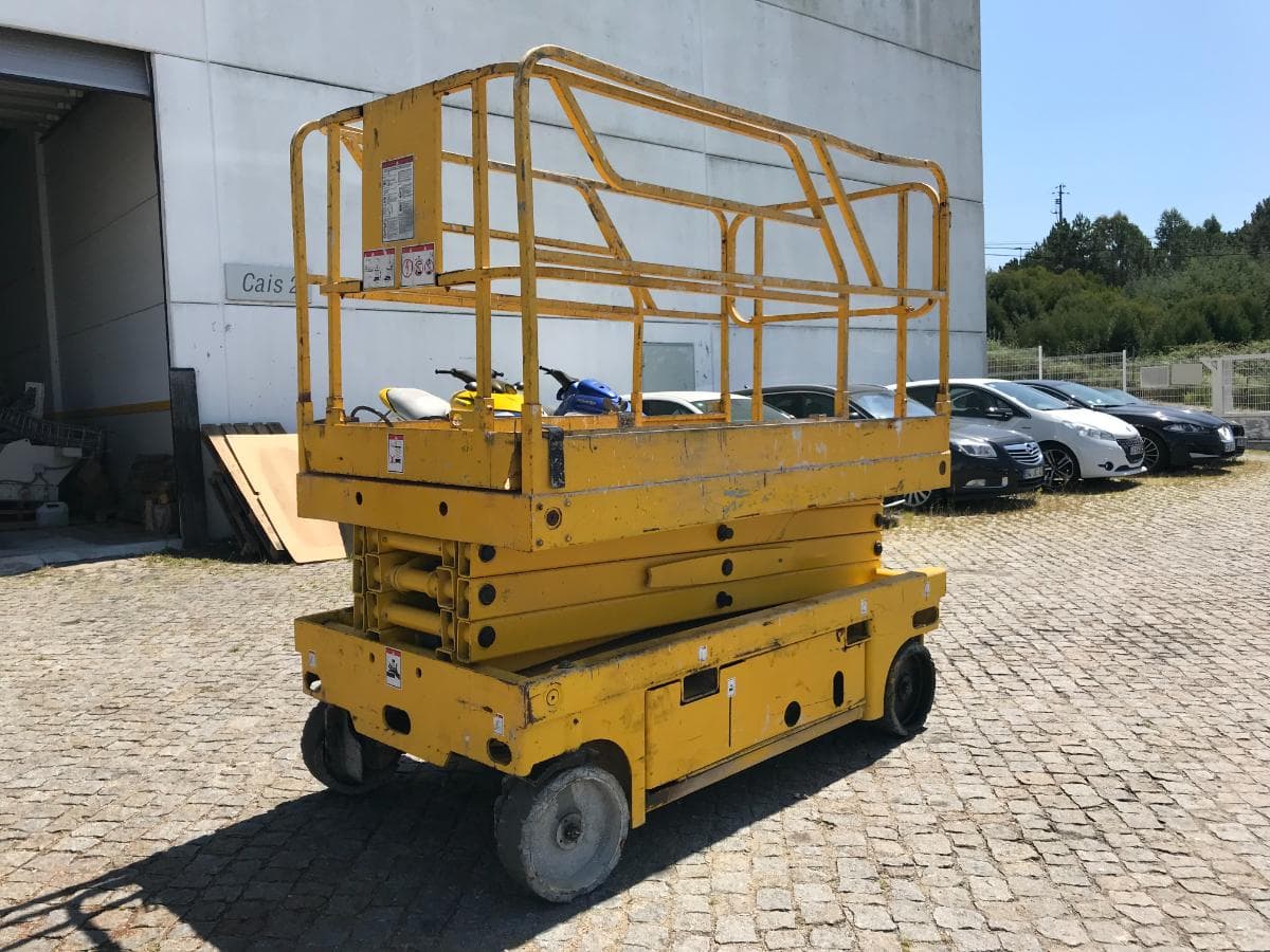 Plataforma Haulotte Compact 10 Elétrico · Ano 2003 — imagen 2