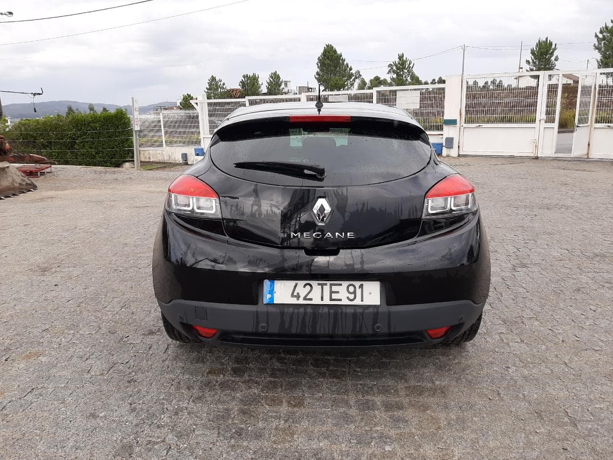 Renault Mégane Coupé 1.5 DCI · Ano 2015 — imagem 5