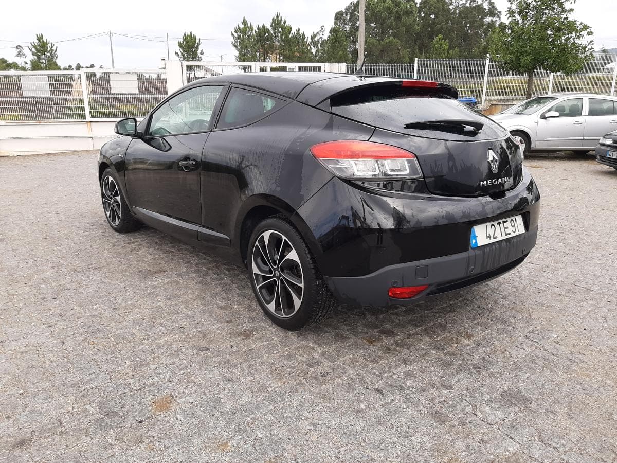 Renault Mégane Coupé 1.5 DCI · Ano 2015 — imagem 6