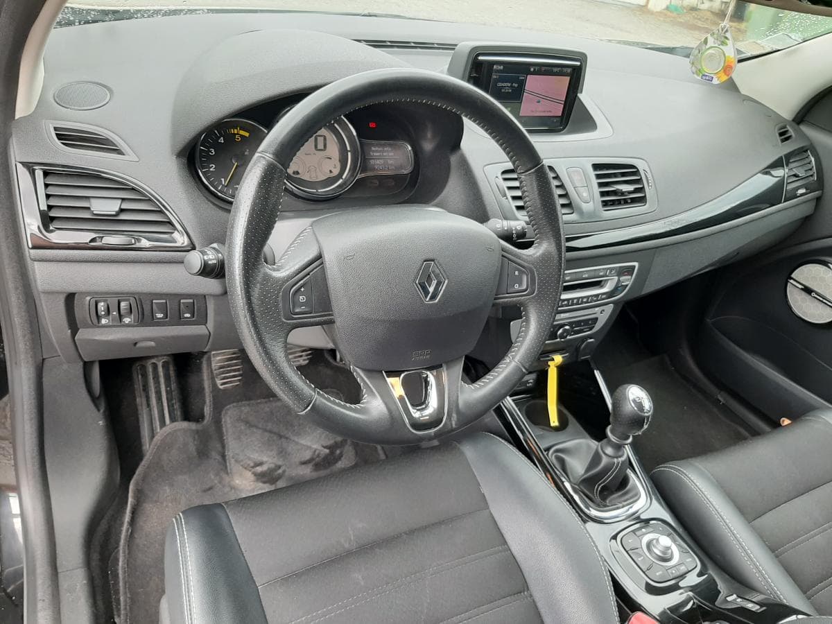 Renault Mégane Coupé 1.5 DCI · Ano 2015 — imagem 20