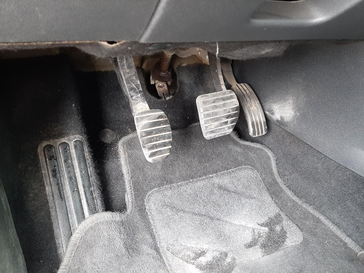 Renault Mégane Coupé 1.5 DCI · Ano 2015 — imagem 26