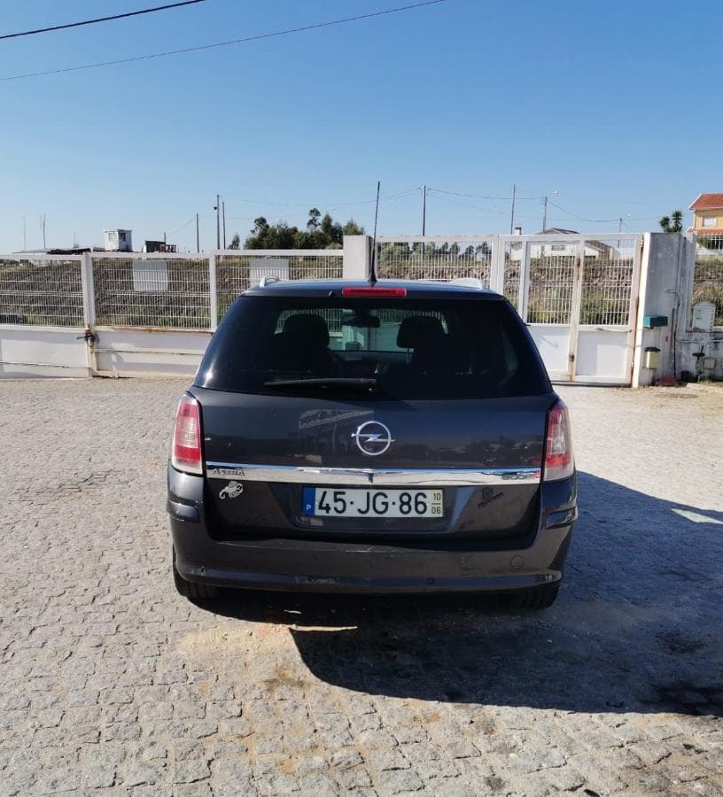 Opel Astra 1.7 Cdti  · Ano 2010 — imagem 3