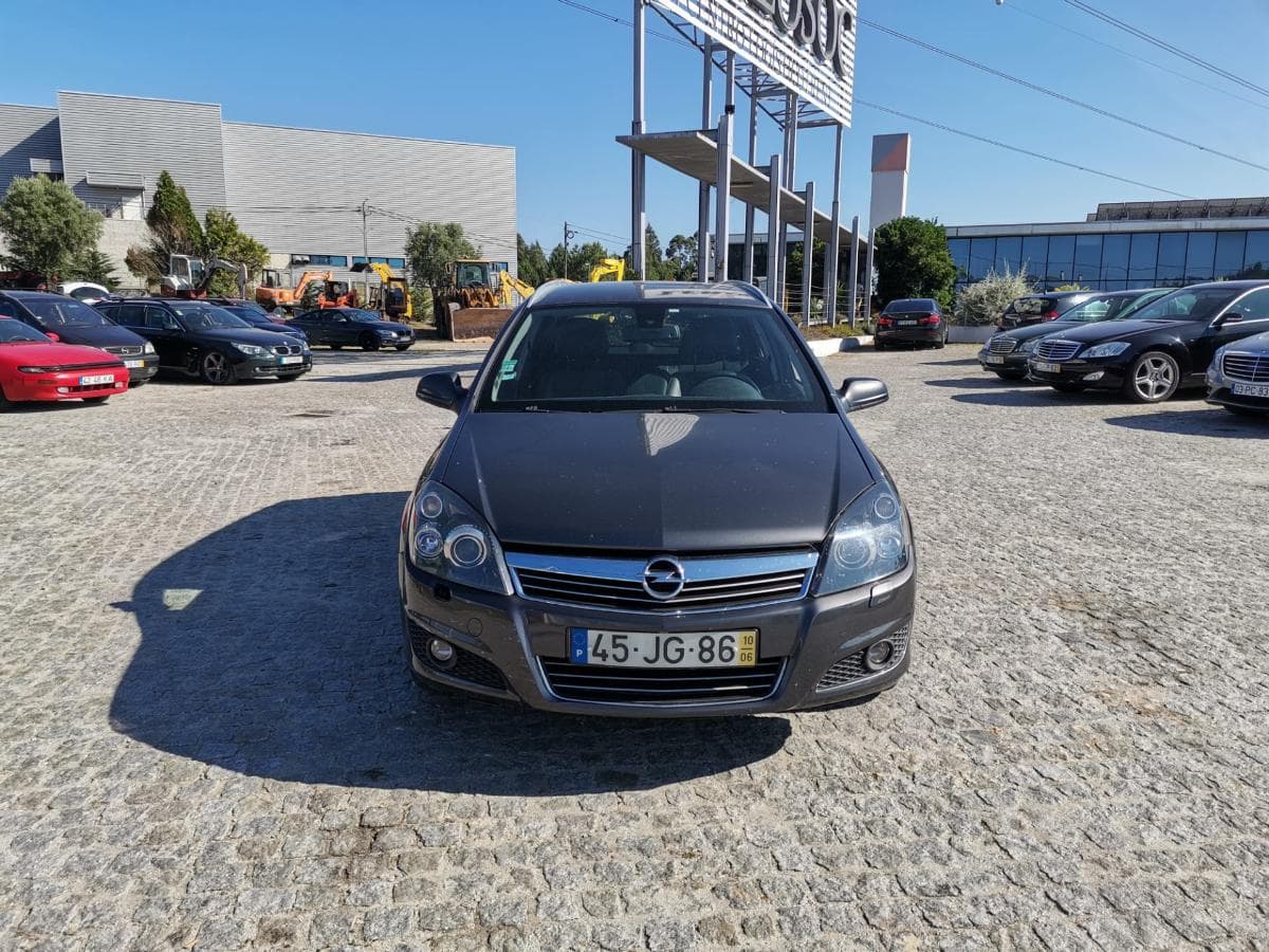 Opel Astra 1.7 Cdti  · Ano 2010 — imagem 6