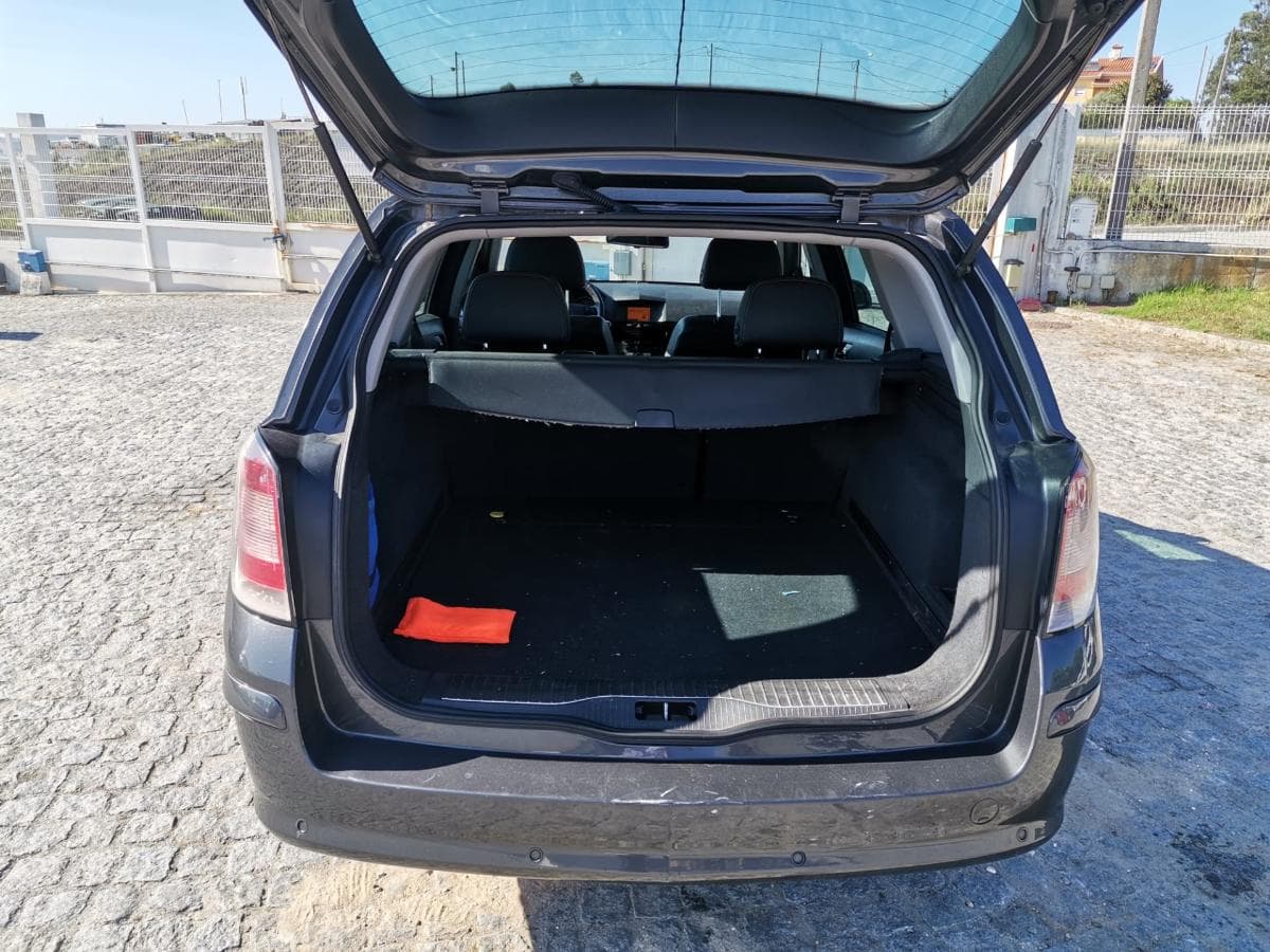 Opel Astra 1.7 Cdti  · Ano 2010 — imagem 13