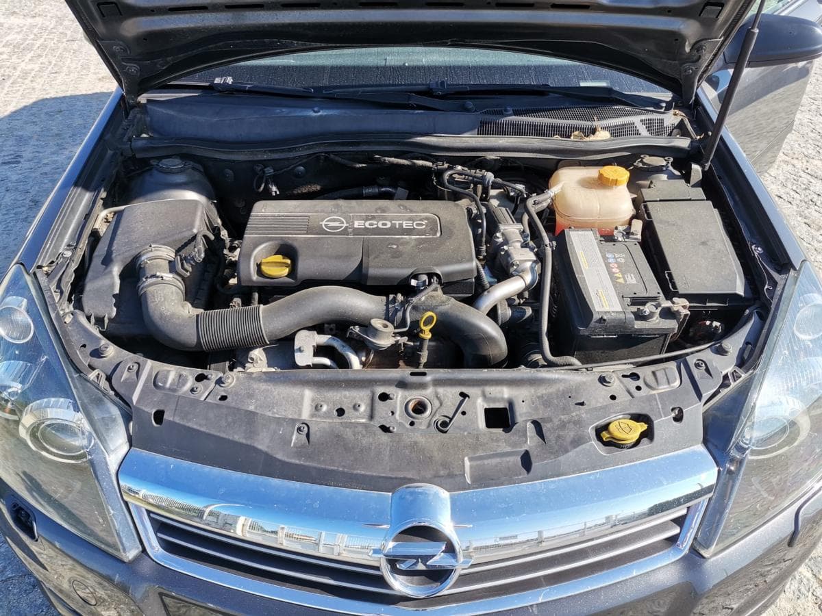 Opel Astra 1.7 Cdti  · Ano 2010 — imagem 11