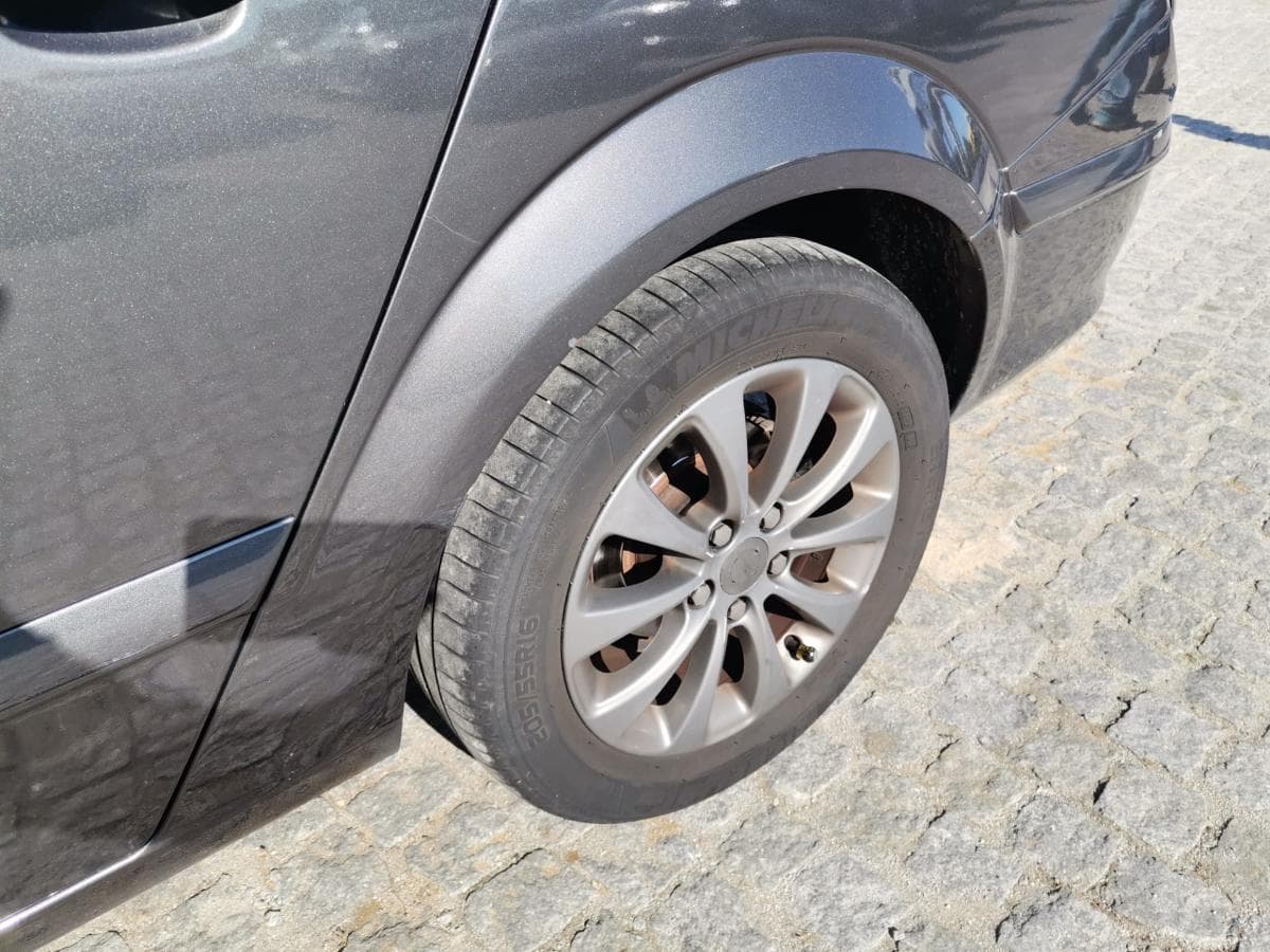 Opel Astra 1.7 Cdti  · Ano 2010 — imagem 10