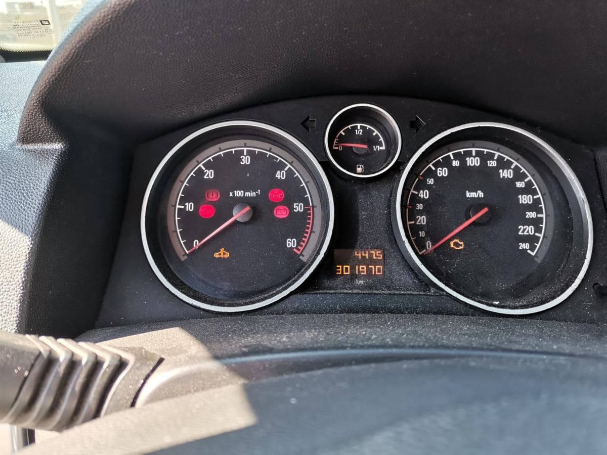 Opel Astra 1.7 Cdti  · Ano 2010 — imagem 17