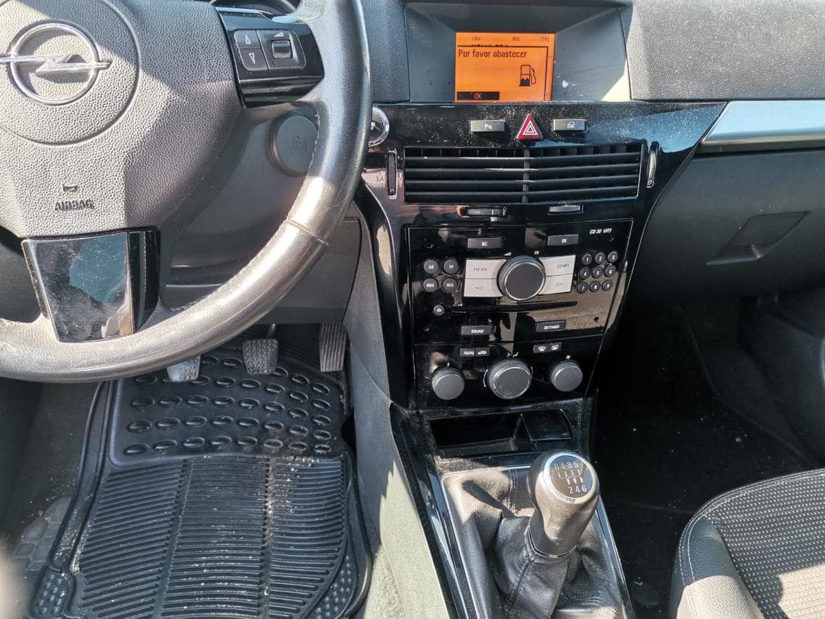 Opel Astra 1.7 Cdti  · Ano 2010 — imagem 21