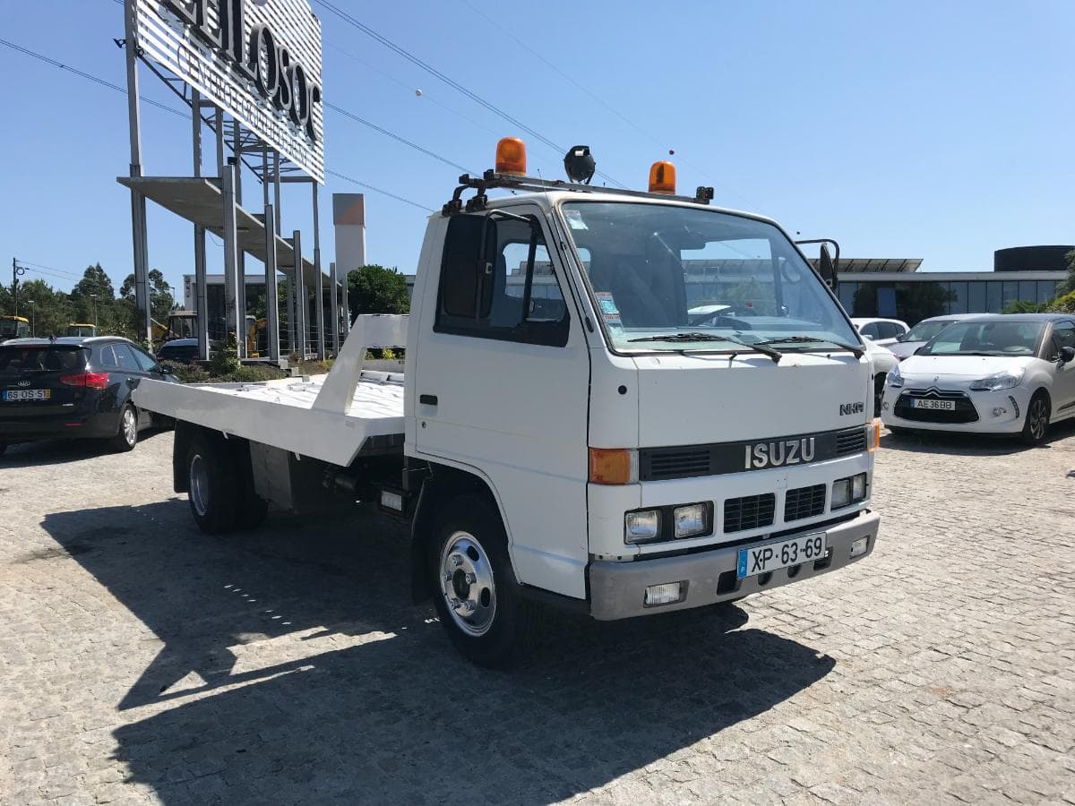 Isuzu NKR Pronto Socorro Com Guincho — imagen 1