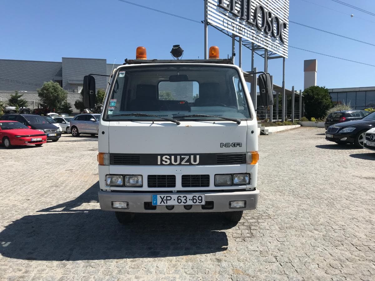 Isuzu NKR Pronto Socorro Com Guincho — imagen 2
