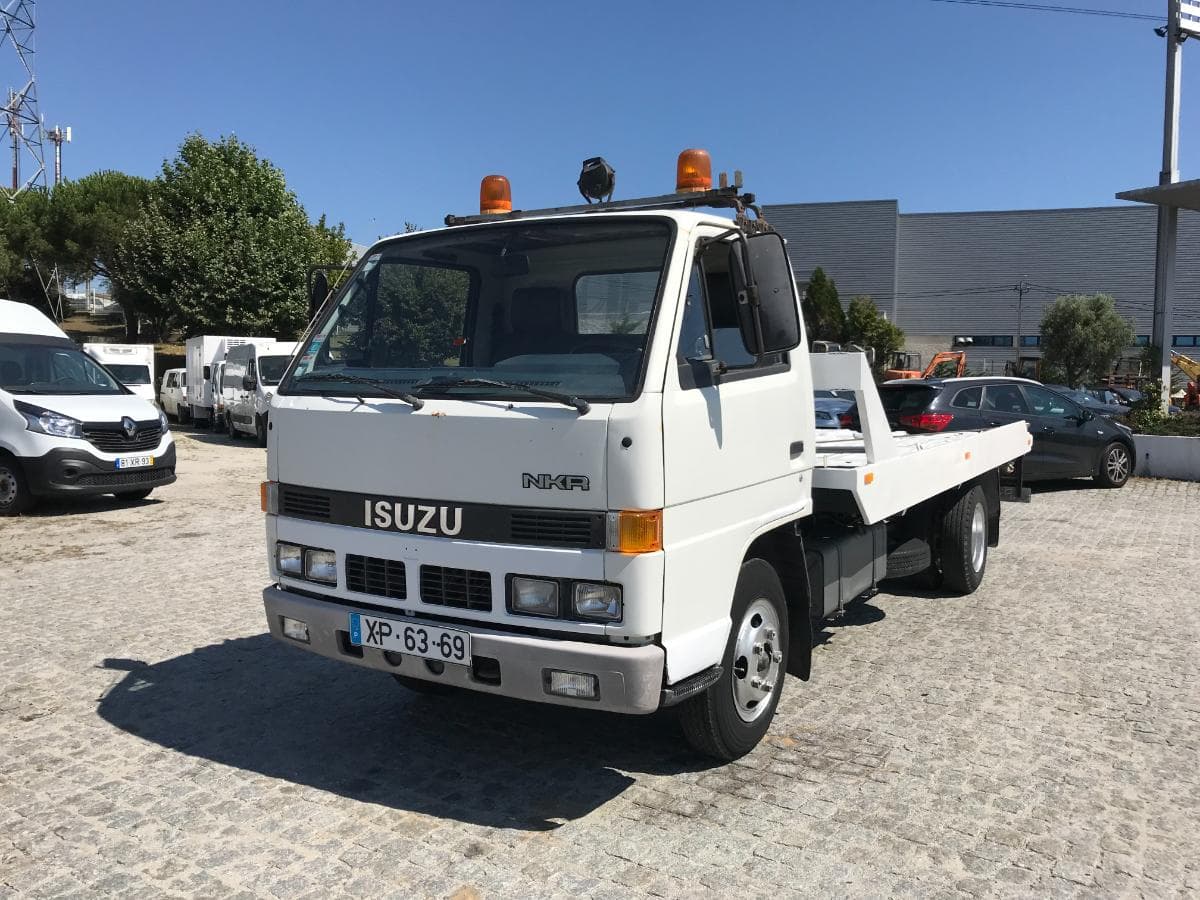 Isuzu NKR Pronto Socorro Com Guincho — imagen 3