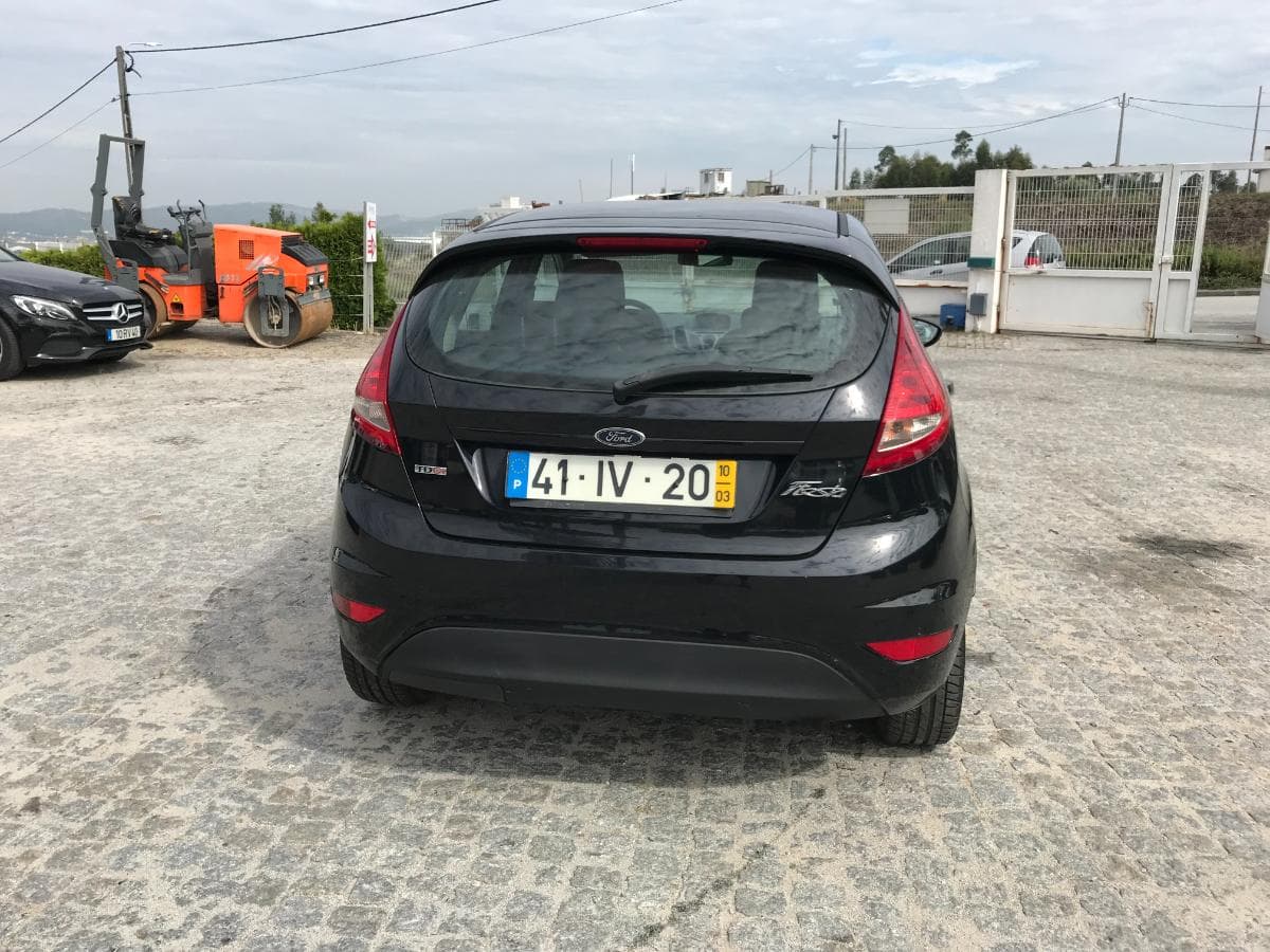Ford Fiesta 1.4 TDCI · Ano 2010 — imagem 5