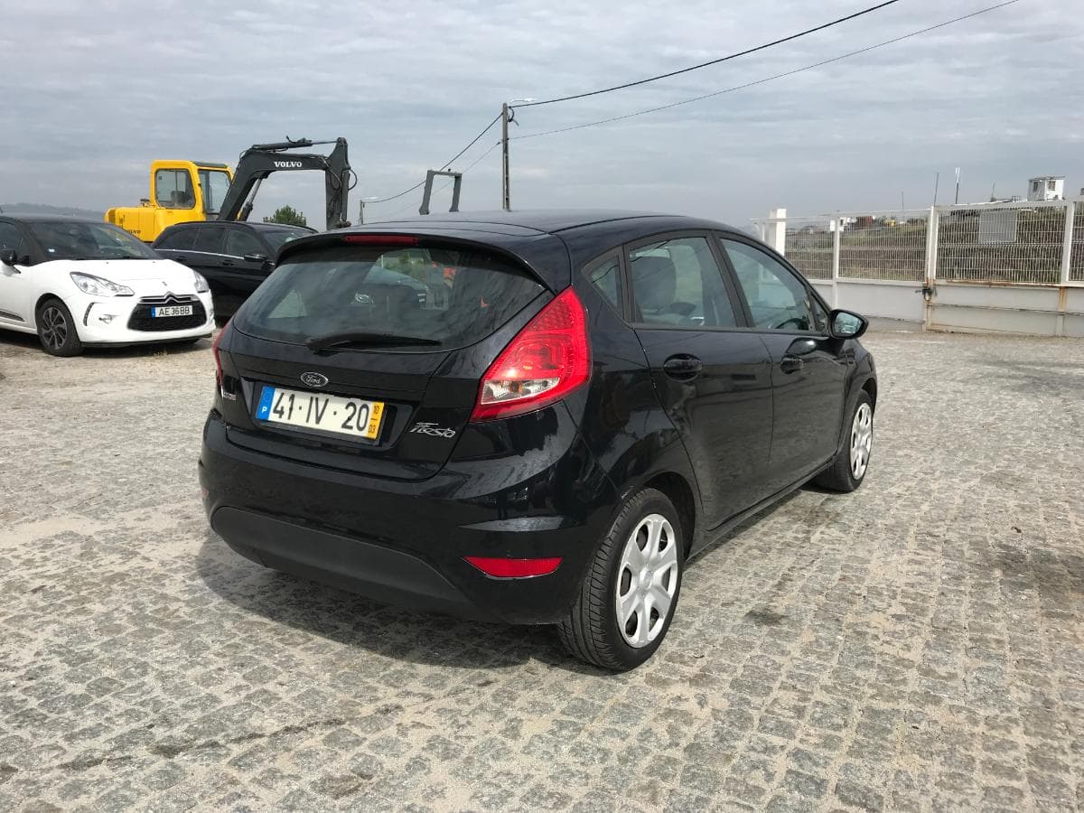 Ford Fiesta 1.4 TDCI · Ano 2010 — imagem 6