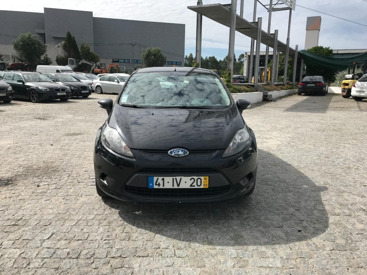Ford Fiesta 1.4 TDCI · Ano 2010 — imagem 2