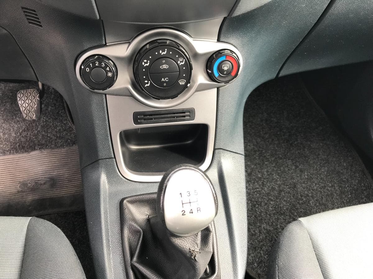 Ford Fiesta 1.4 TDCI · Ano 2010 — imagem 21