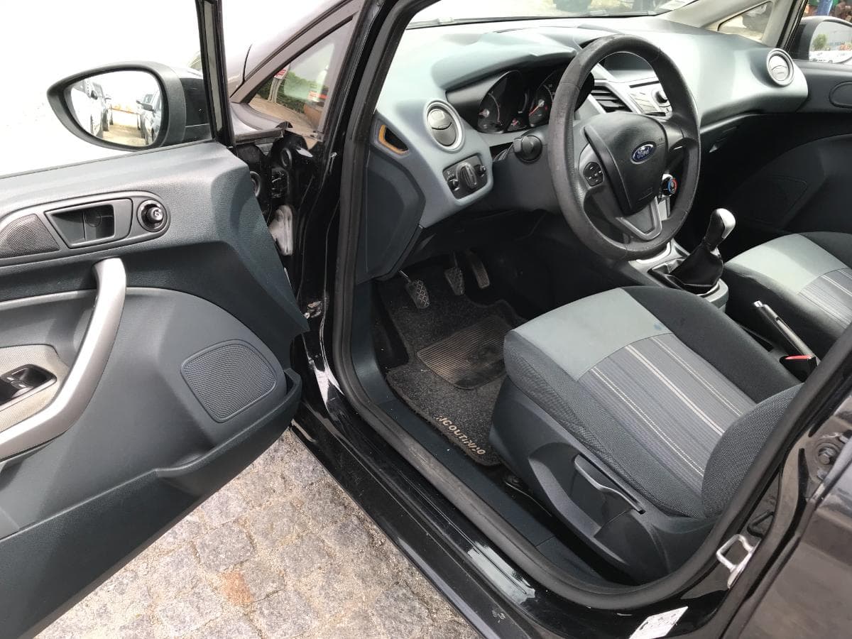 Ford Fiesta 1.4 TDCI · Ano 2010 — imagem 15