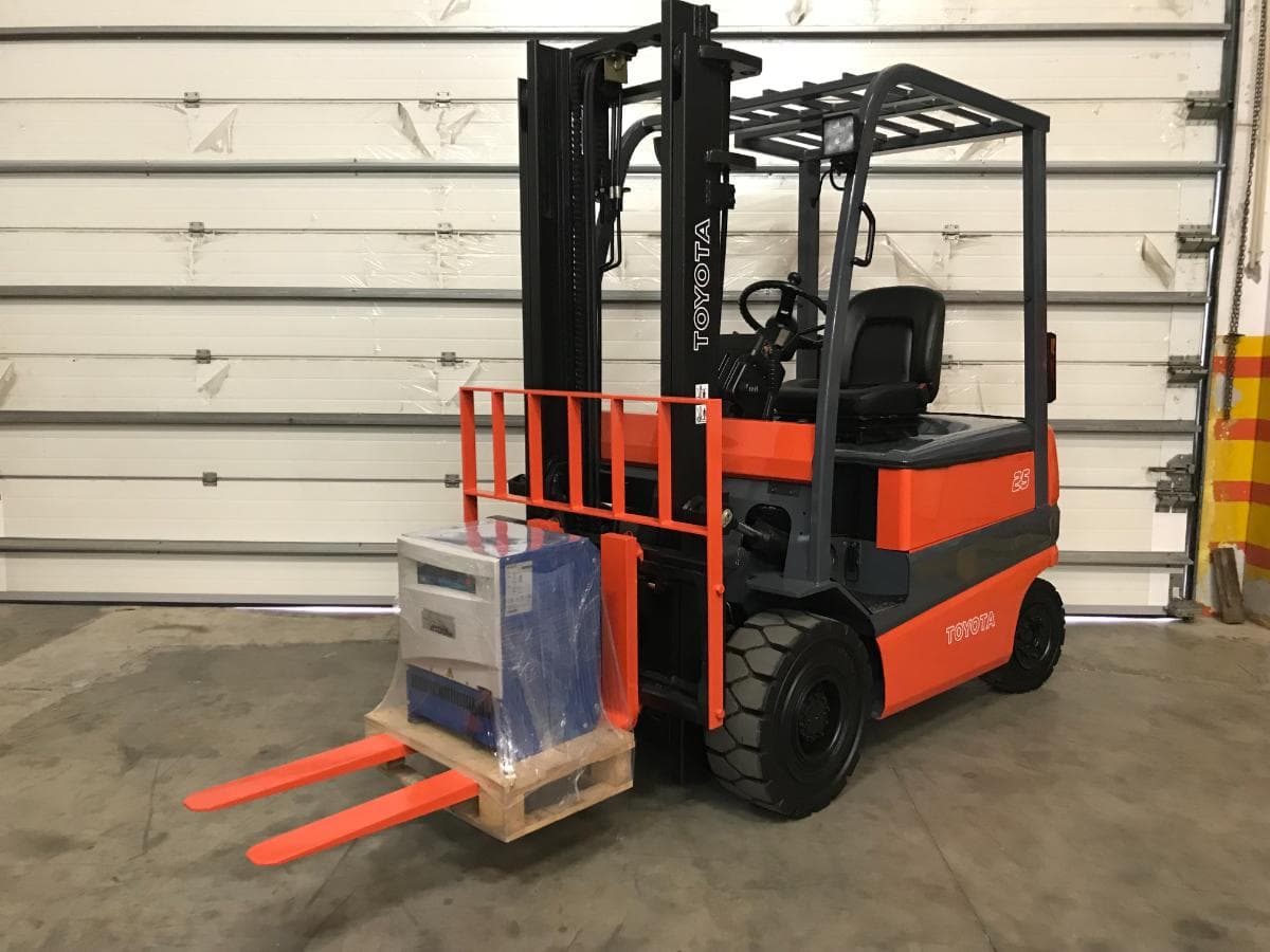 Empilhador Elétrico Toyota 2500Kgs — imagem 1