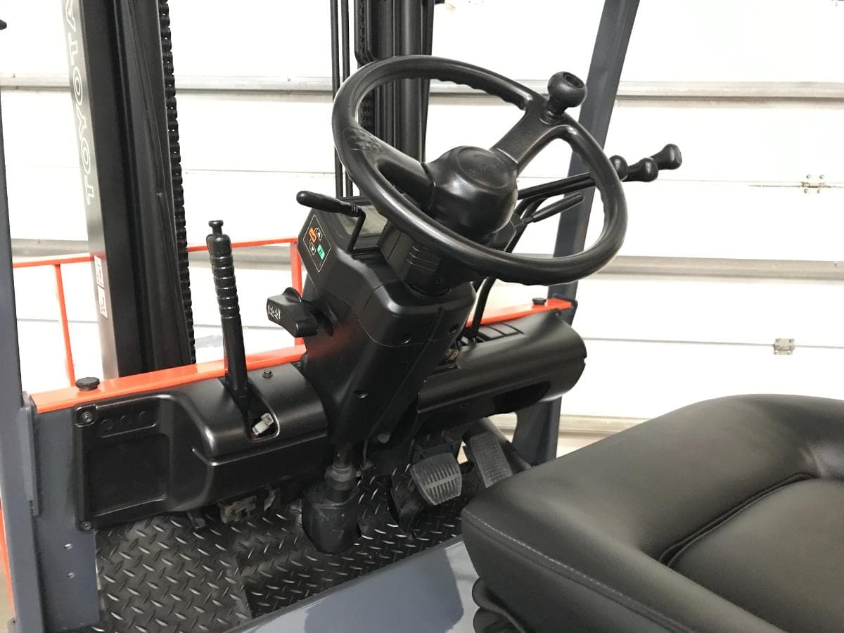 Empilhador Elétrico Toyota 2500Kgs — imagem 8