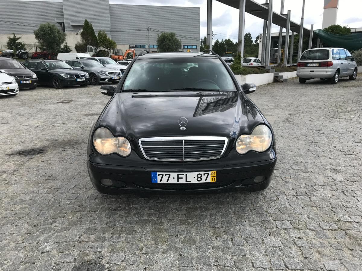 Mercedes-Benz C220 CDI · Ano 2001 — imagem 2