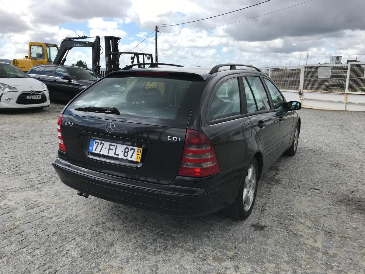 Mercedes-Benz C220 CDI · Ano 2001 — imagem 4