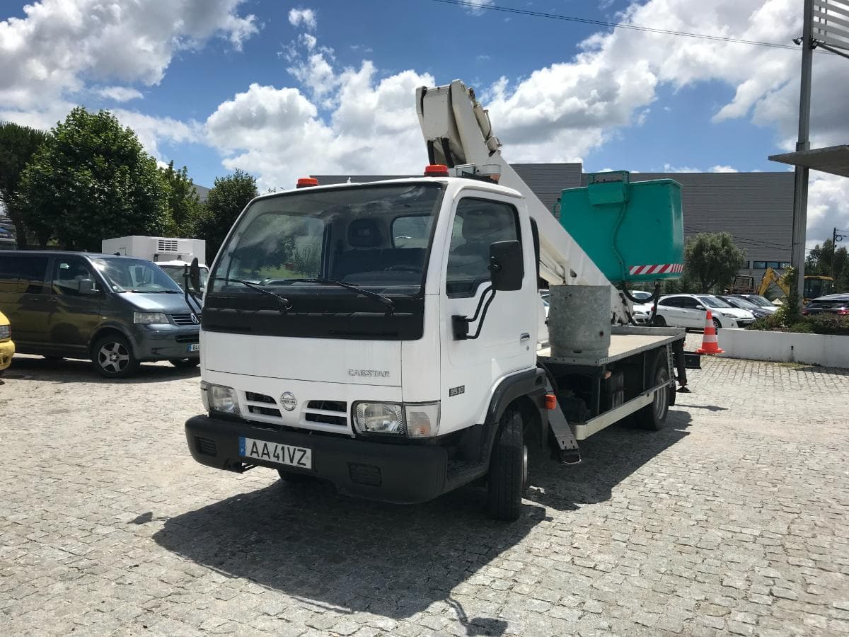 Nissan Cabstar Com Grua Elevação a 16 Metros — imagem 3