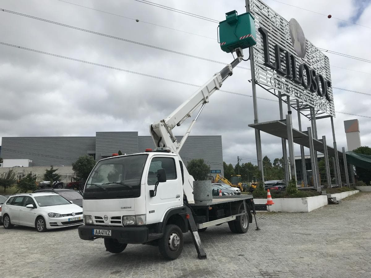 Nissan Cabstar Com Grua Elevação a 16 Metros — imagem 7